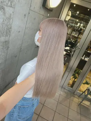 ロング カラー ミルクティーベージュ ブリーチ 店長 清水のヘアスタイル