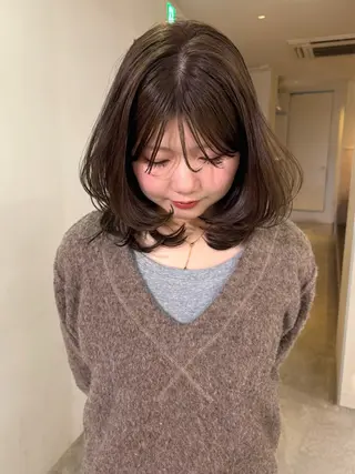 ミディアム カラー mizuki/ピンク ベージュ.レイヤーのヘアスタイル