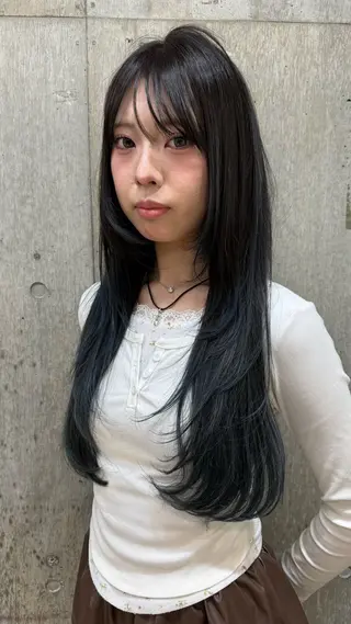 ロング ヘーゼルブラウン ゆりのヘアスタイル