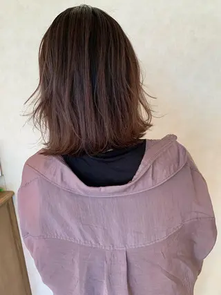 ミディアム Lit.豊橋 夏目のヘアスタイル