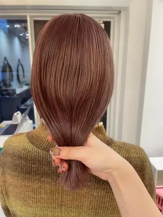 ミディアム Koto🌿 ブリーチなしカラーのヘアスタイル