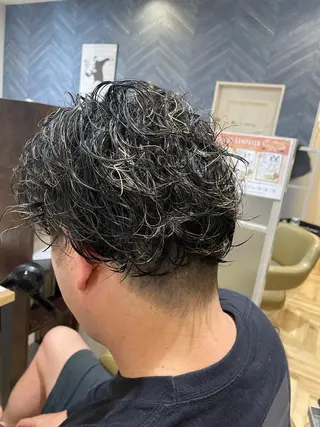 カラー パーマ 中村 誠也のヘアスタイル