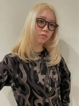 ミディアム カラー ブリーチ😼 ボブ✍️レイヤーのヘアスタイル