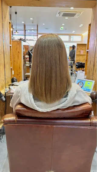 セミロング adorable 長谷川実夢のヘアスタイル