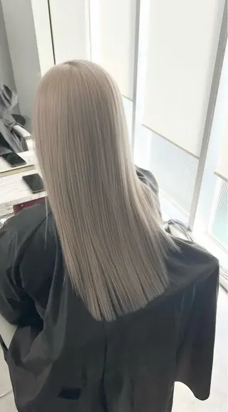 ミディアム カラー 🫧艶ダブルカラー ブリーチ🫧トモヤのヘアスタイル