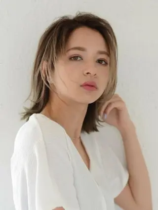カラー 青木 捺稀のヘアスタイル
