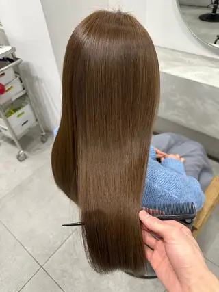 カラー シガ ミクトのヘアスタイル