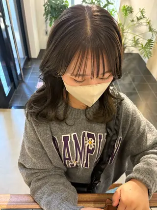 ミディアム Yui⭐️ 透け感カラーのヘアスタイル