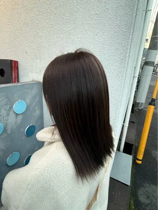 ミディアム カラー 足立 芹音のヘアスタイル