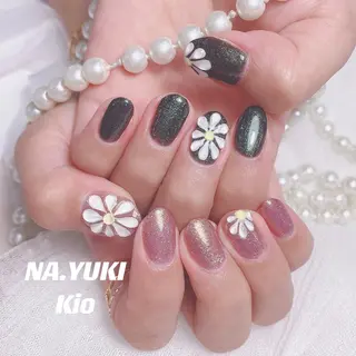 ネイル 🦋 Queenieのネイルデザイン