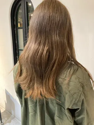 ミディアム カラー attrait Ryusukeのヘアスタイル
