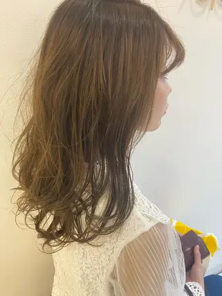 セミロング カラー nishido ハイライト/パーマのヘアスタイル