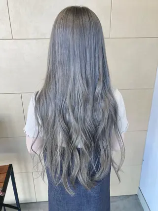 ロング タカツド ユウキのヘアスタイル