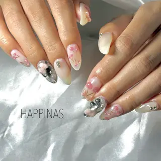 ネイル HAPPINAS所属・HAPPINAS kotomiのネイルデザイン