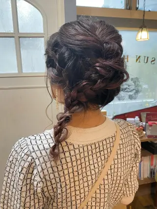 ミディアム ヘアアレンジ AYANO ／レイヤー／オリーブのヘアスタイル