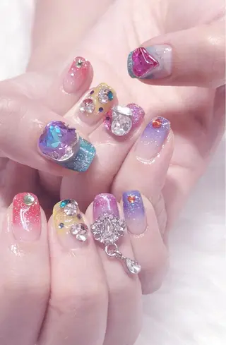 ミディアム MoonNail ユリ🌸のネイルデザイン