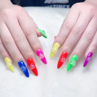 ネイル KARI ネイルサロンのネイルデザイン