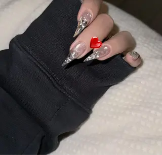 ネイル Mia nail salon所属・浮中 美愛のネイルデザイン