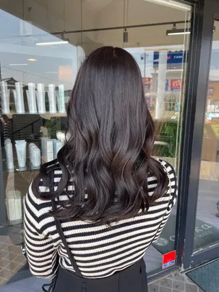 セミロング カラー マキノ キョウカのヘアスタイル
