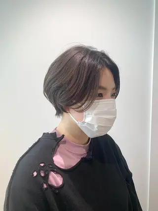 ショート カラー 髪と心を整える美容師 透明感カラー/ボブのヘアスタイル