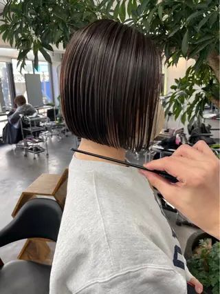 ショート カラー ぱつっとボブ/透明感 カラー/Ayakaのヘアスタイル