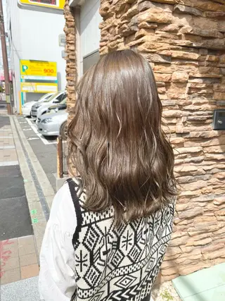 セミロング 髙井 麻帆のヘアスタイル