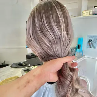 ロング Lit.豊橋 夏目のヘアスタイル