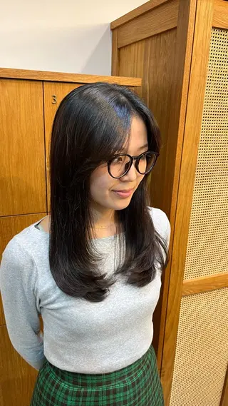 ロング カラー 岡野 豪のヘアスタイル