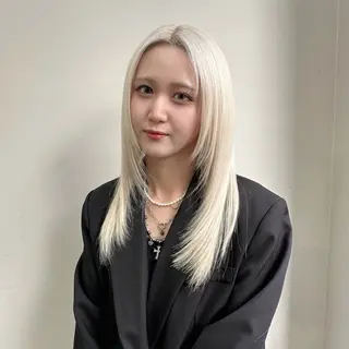 ロング カラー ウルフとハイトーン みっちー✂️のヘアスタイル