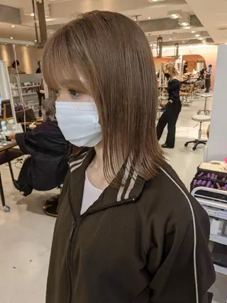 セミロング カラー nameless髪質 改善ブリーチ心斎橋のヘアスタイル