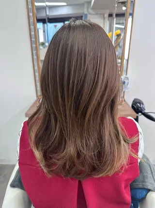 セミロング カラー Noyヨシモト ヒロトのヘアスタイル
