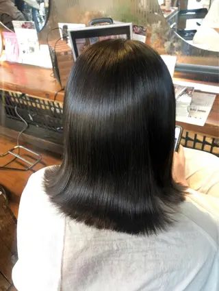 ミディアム 佐藤 美聡のヘアスタイル