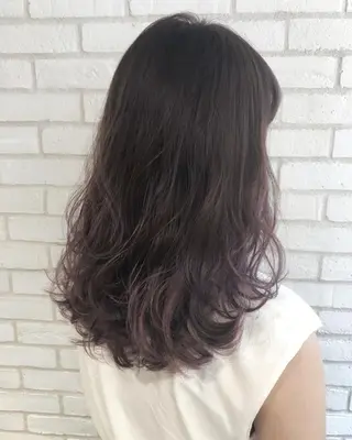 ミディアム カラー 小島 侑衣のヘアスタイル