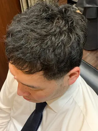 ショート パーマ メンズ 羽木 隆徒のヘアスタイル