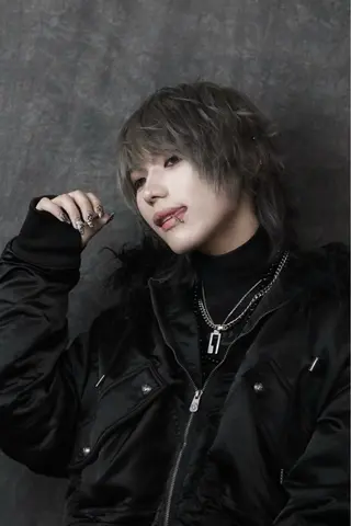 セミロング メンズ RACCOON.TOKYO 渋谷店所属・メンズカット特化🐺 ウルフ[店長]置塩祥のヘアスタイル