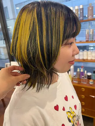 ショート カラー 💓パーマ，💗 レイヤーカットのヘアスタイル