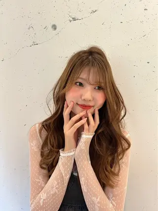 ロング FERIA桃山台🍑 𝕄𝕖𝕘𝕦のヘアスタイル