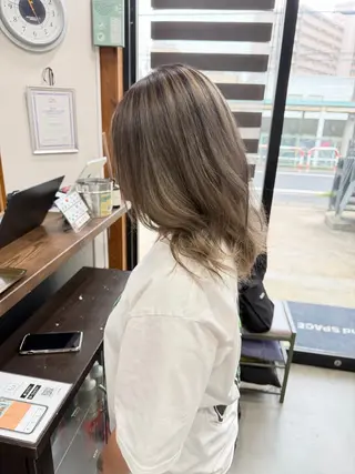 ミディアム カラー 💖艶・ブリーチ 透明感miyu💖のヘアスタイル