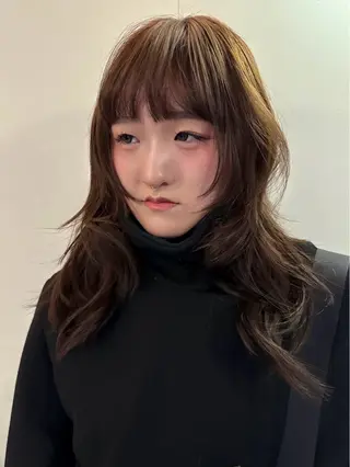 セミロング レイヤーカット\ウル フ　chinatsuのヘアスタイル