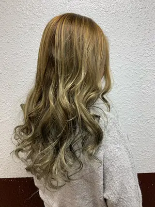 ロング 榎本 美雪のヘアスタイル