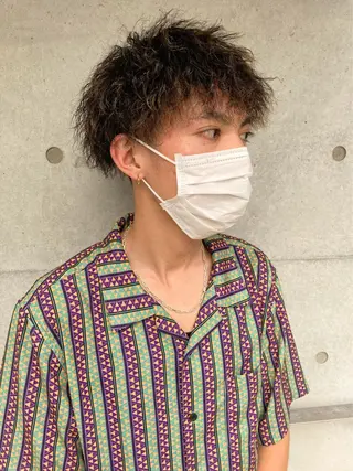 パーマ メンズ 顔まわりレイヤー デザインカットのヘアスタイル