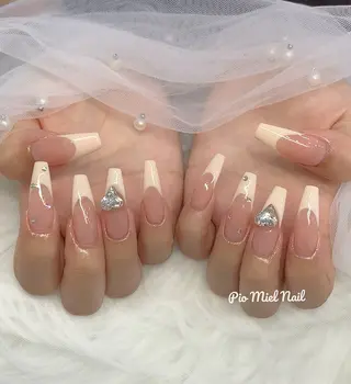 セミロング Pio Mielのネイルデザイン