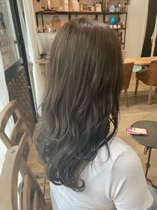 セミロング カラー いけだ　ひかり ハイライトくびれヘアのヘアスタイル