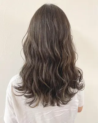 セミロング カラー ハイライト／髪質改善 裕樹のヘアスタイル