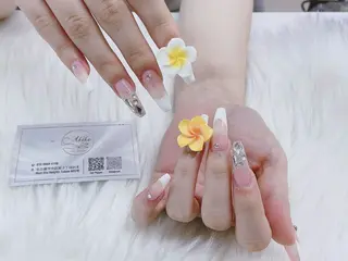 ネイル AKIKO ネイルサロンのネイルデザイン