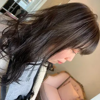セミロング カラー SAKINO. ベージュカラーのヘアスタイル