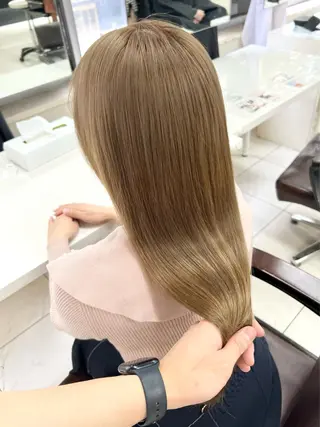 セミロング 艶髪ハイトーンカラー ☆MASAのヘアスタイル
