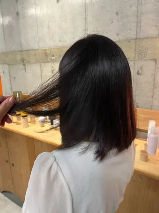 カラー 瑠己杏 :ボブ/ ハイトーンワンカラーのヘアスタイル