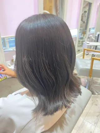 ミディアム かまだ しおりのヘアスタイル