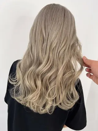 ロング ❣️ハイトーン❣️ BLUE&Co.のヘアスタイル